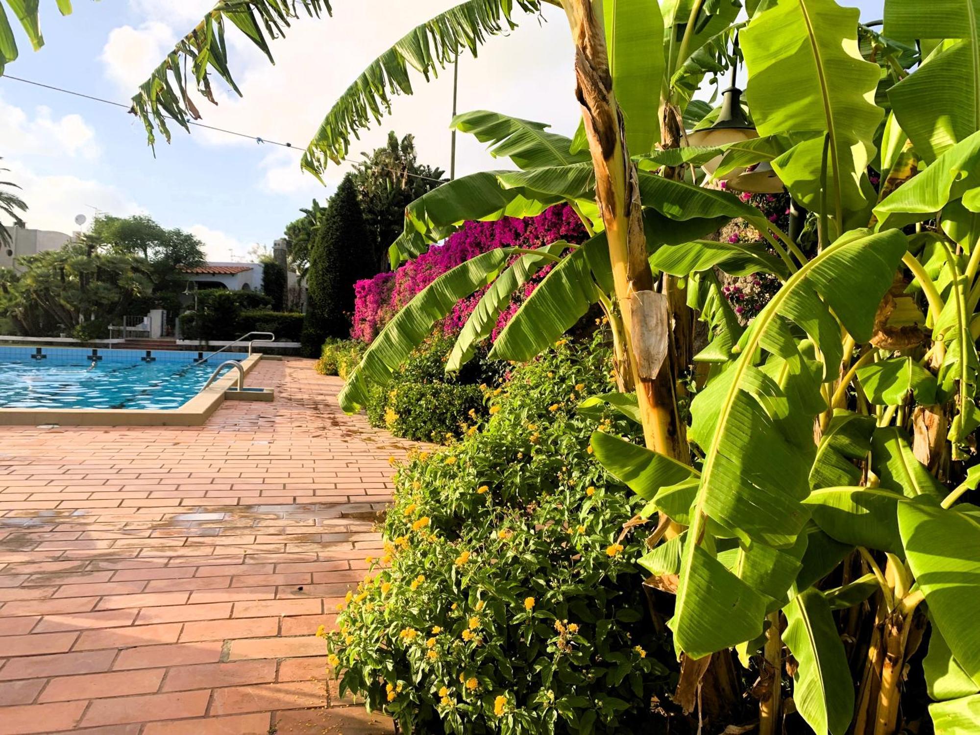 Con Giardino Esclusivo Di 1000 Mq, Piscina, Tennis, Calcio, Bocce Villa *