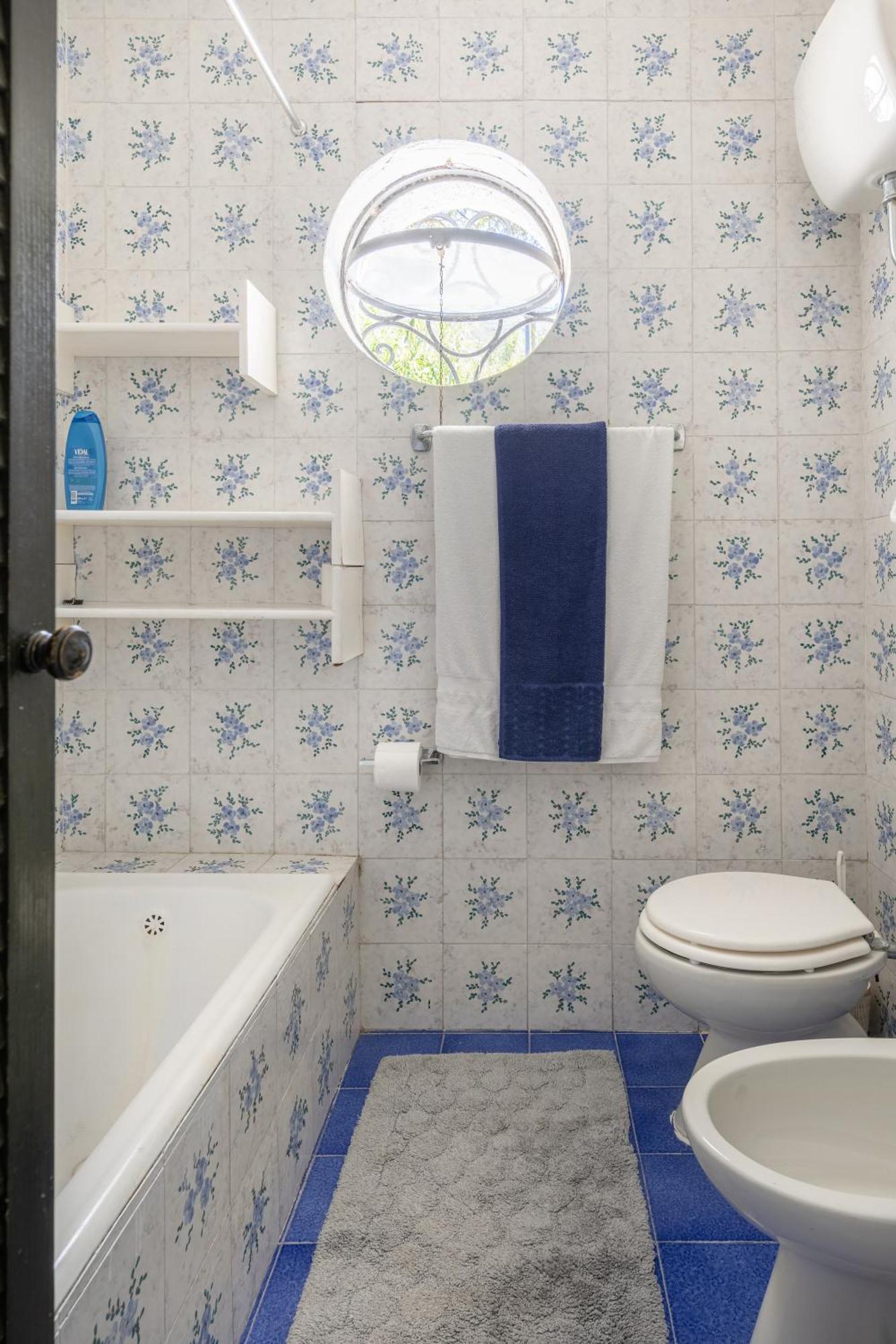 Villa Con Giardino Esclusivo Di 1000 Mq, Piscina, Tennis, Calcio, Bocce