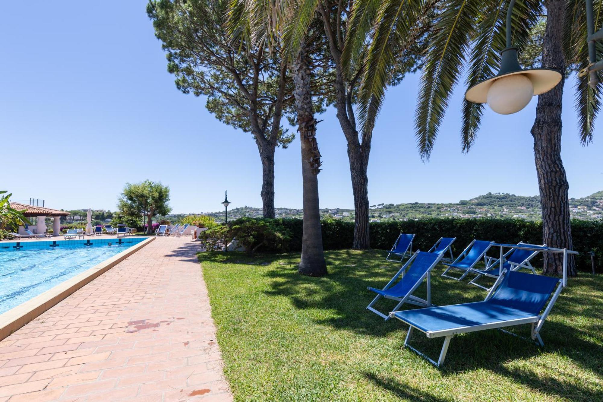 Con Giardino Esclusivo Di 1000 Mq, Piscina, Tennis, Calcio, Bocce Villa Forio (Isola d'Ischia)