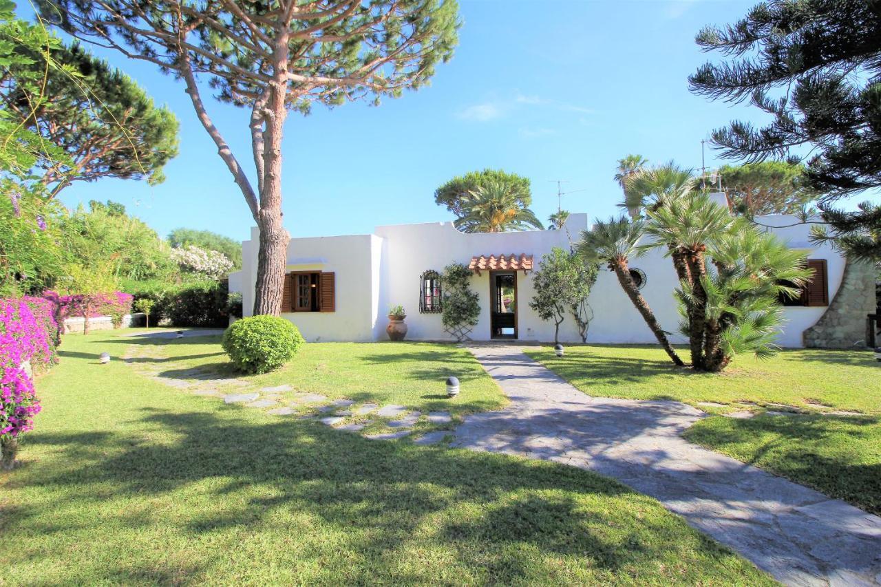 Con Giardino Esclusivo Di 1000 Mq, Piscina, Tennis, Calcio, Bocce *
