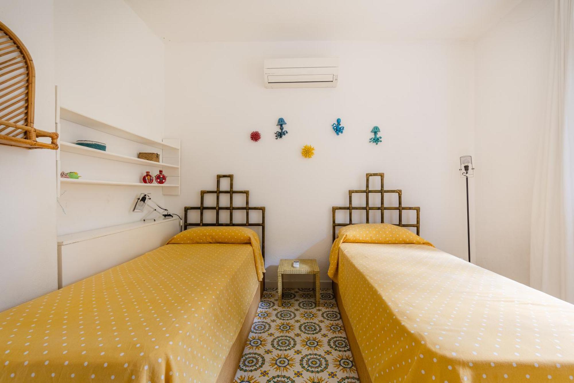Villa Con Giardino Esclusivo Di 1000 Mq, Piscina, Tennis, Calcio, Bocce Forio (Isola d'Ischia)